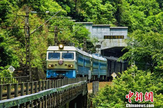 鹰厦铁路通车运营60周年 见证福建铁路发展变迁