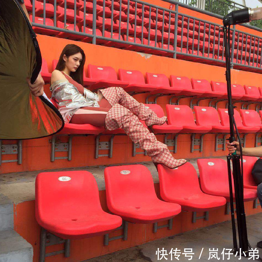 火箭少女101要被经纪人连累,竟然对学生动粗并