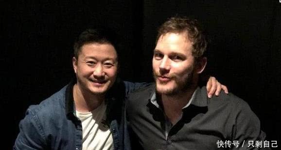 好莱坞记者嘲讽吴京不会英语,他仅回答5个字,