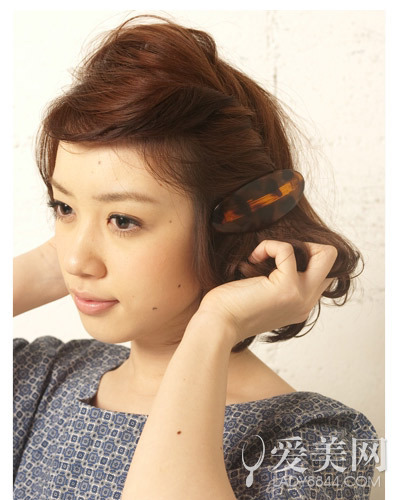 <em>齐刘海发型扎法</em>教程短发露额更清爽_360问答