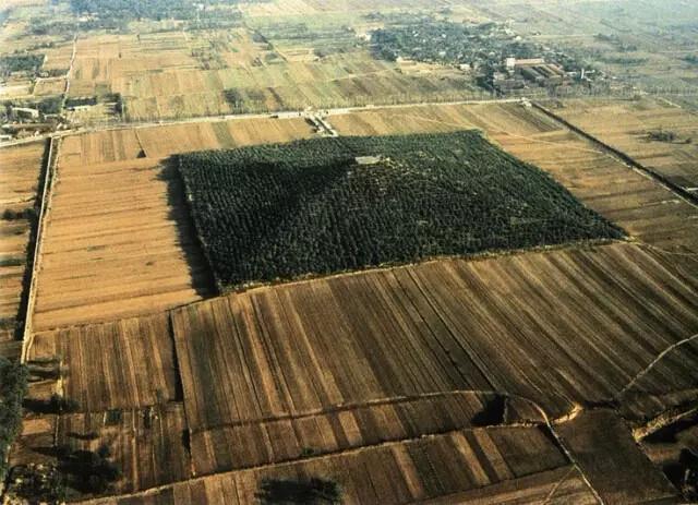 考古专家用核磁探测秦始皇陵，发现地宫内有一座大秦国库