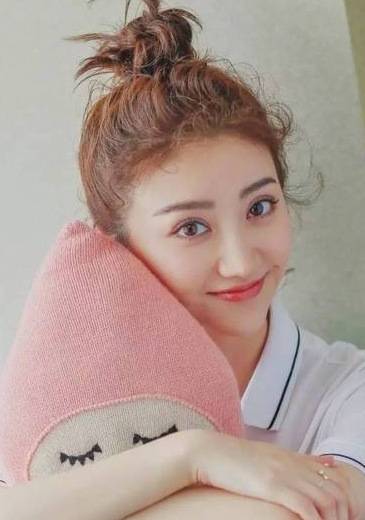 现在流行萌萌的羊毛卷刘海是啥样的?_360问答