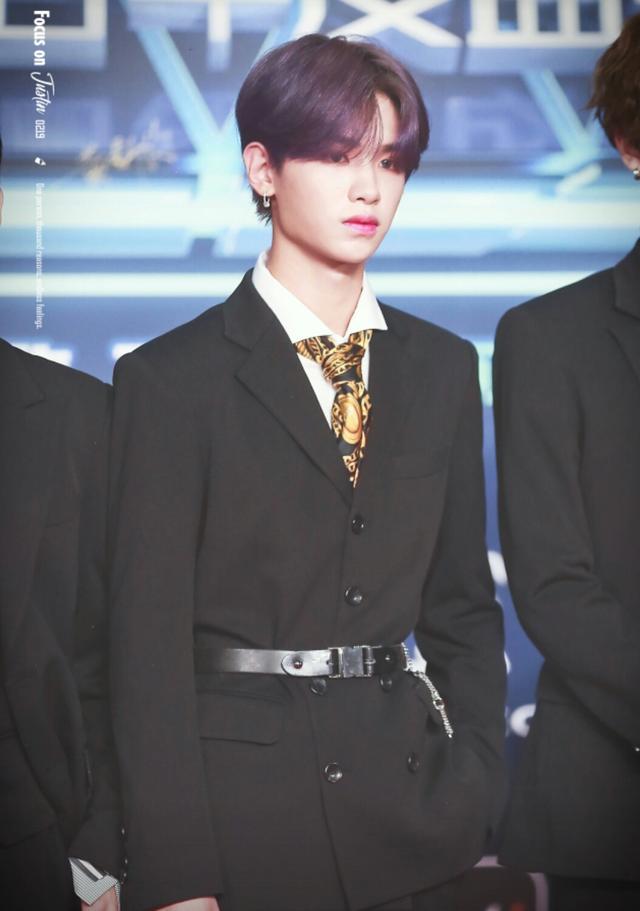 范丞丞粉丝心疼他谴责乐华:丞丞好好的,是最后