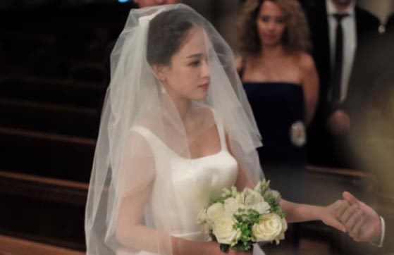 陈乔恩自曝婚纱照 女星婚纱造型大pk