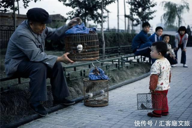 30年前老外用相机，记录下了80年代最美的中国