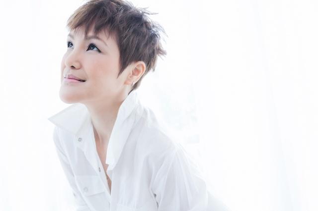 她是TVB著名丑女，50多岁还买不起房！网友称赞：是真天使！
