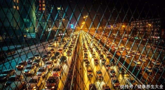 新能源指标排到2027年 北京研究补贴燃油车置
