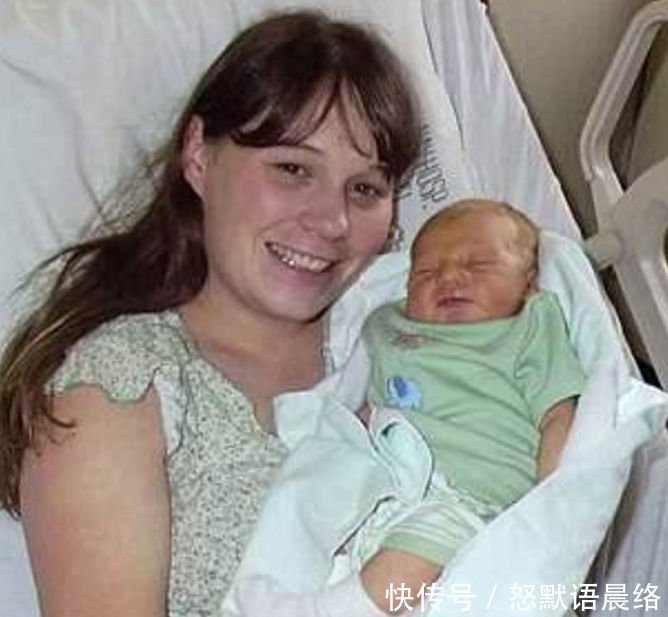 女子生下孩子后,她的背部一直痛了14年,检查后