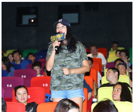 47岁瞿颖近照曝光,脸部肿胀认不出,网友:贾玲