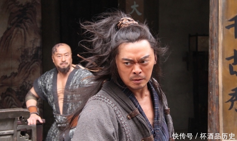 梁山十大巨人排行榜:他执中军帅旗之位,使敌军不敢上前