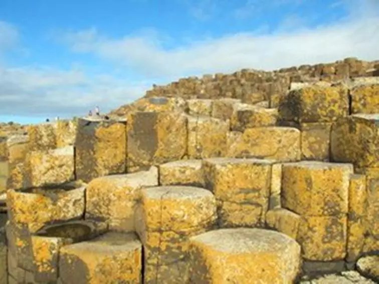 地球用千万年书写的秘密“巨人之路”