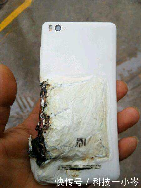 小米手机刚入手突然爆炸,小米授权店:不是质量
