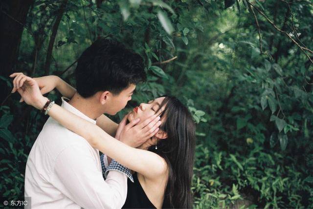 如果约会时你不会聊天，那么你可以给他讲个故事