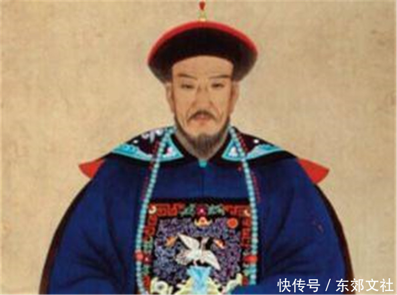 一品官员告老还乡,太穷拉几箱砖撑脸面,乾隆感