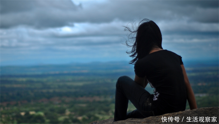 母亲从老家带来袋腊肉,婆婆转身丢进垃圾桶,我捡回来后全家懵了