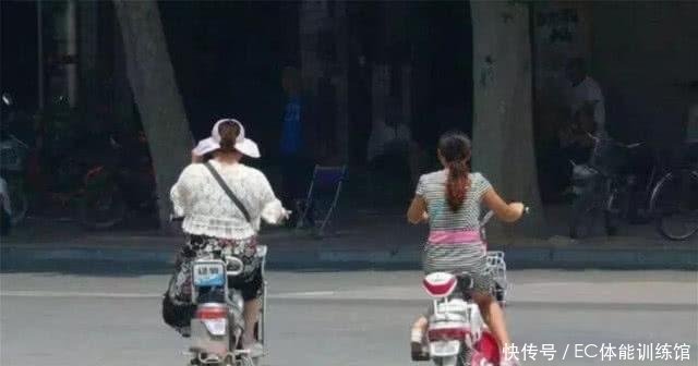 网友吐槽新标电动车,充次电仅能跑20公里专家