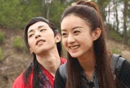 邓伦与女星的合照,对赵丽颖绅士,对她冷淡 九州体育娱乐登录网址