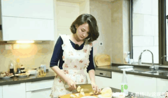 应采儿说话让人心塞,一人脸黑一人尴尬,而他被