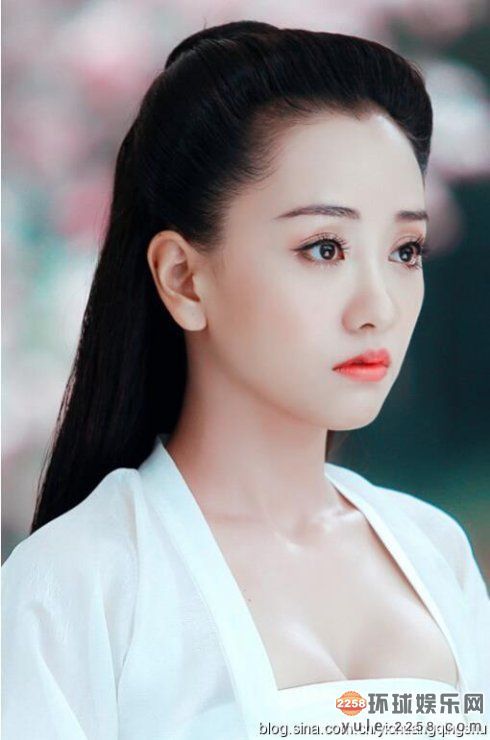 艳压baby秒杀柳岩杨蓉才是深藏不露的童颜巨乳