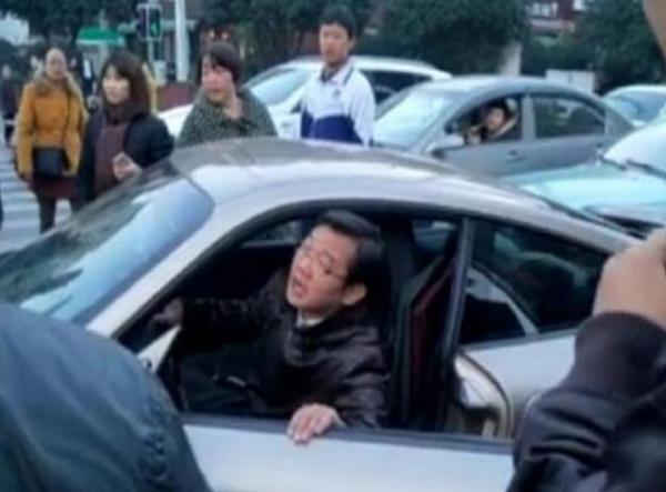 看明星耍大牌，一个比一个嚣张，网友：本事不大，脾气不小！
