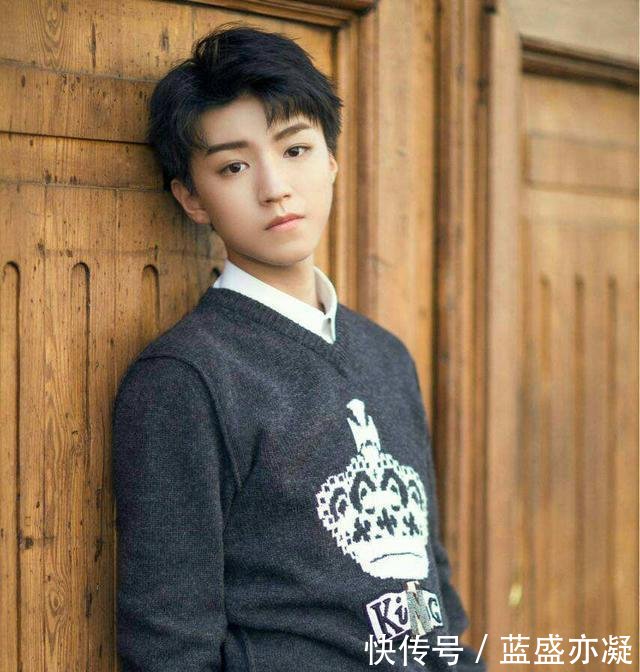 王俊凯乖乖仔人设崩塌 为粉丝回怼同机乘客,