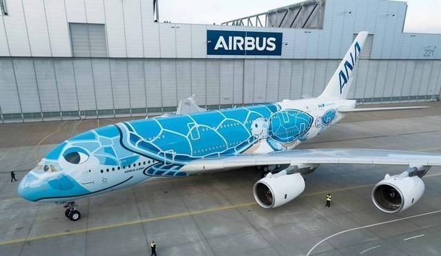 全日空航空首架A380飞机完成夏威夷绿海龟涂
