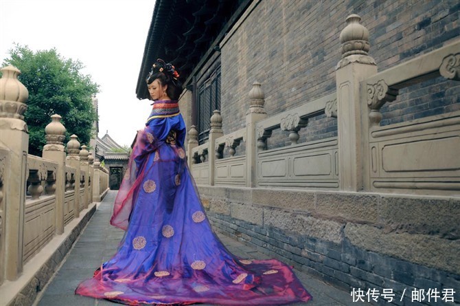 一舞惊艳众人,俘虏帝皇之心,为了后宫之首,推荐