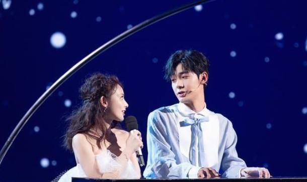 《快乐大本营》忘川夫妇高甜来袭!网友:陈星