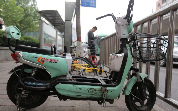 小偷太猖狂:郑州一崭新电动车被偷只剩壳和轮胎