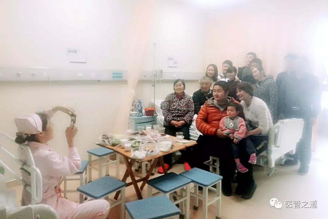 除夕 白衣天使为健康\"守岁\"