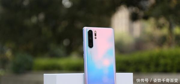 华为P30 Pro拍月亮造假,用AI给月亮美颜你能接