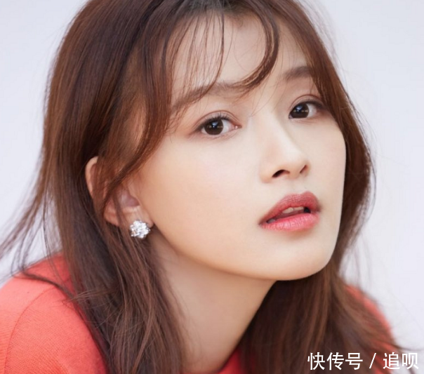 迪丽热巴空气刘海少女感,Angelababy似洋娃娃