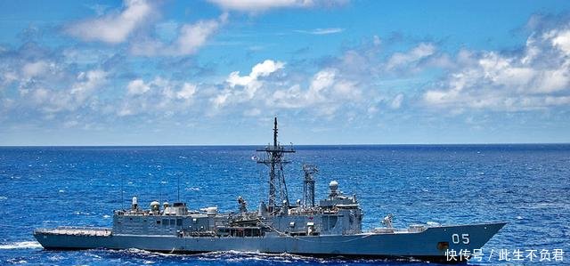 环太平洋联合军演 各国海军组成编队拍摄宣传