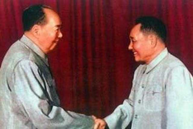 没想到毛主席给邓小平开了个玩笑,他却没反应过来,旁边的周总理