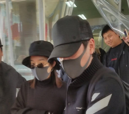 同样是生子出院,杨幂baby赚足眼球,赵丽颖的做