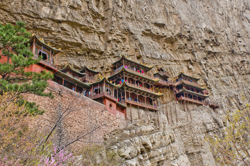 地理位置 悬空寺位于山西浑源县,距大同市65公里,悬空寺距地面高约60