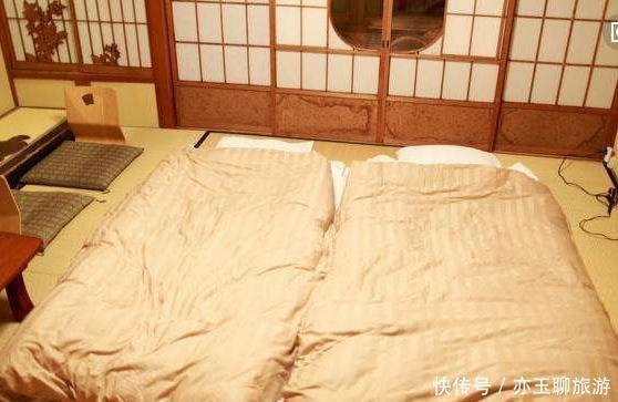 中国游客不解:为什么日本人有床不睡睡地板,当