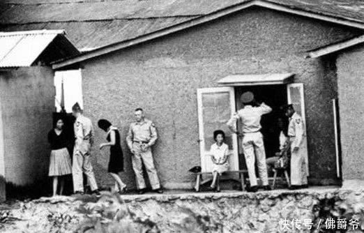 二战后的日本女人,为何最怕黑人美军?只因天皇