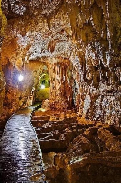 欧洲首个对中国免签的国家，消费水平低，美女众多