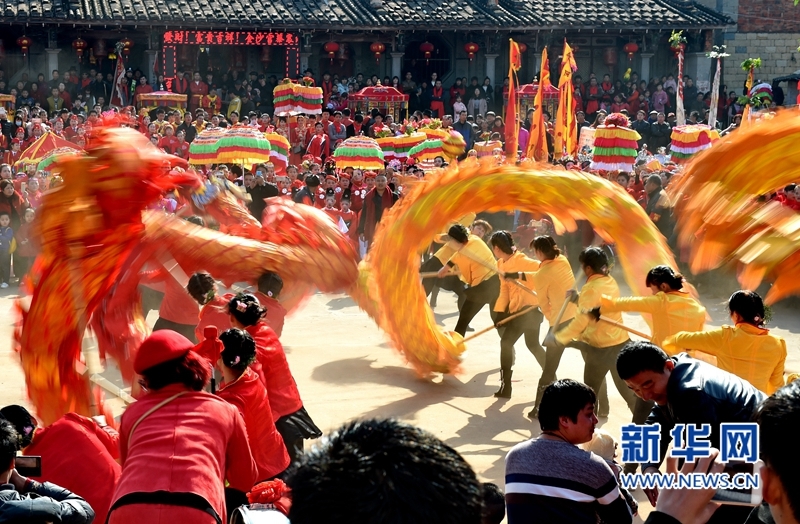 据了解,元宵节期间,莆田市民俗文化活动异彩纷呈,民俗展演活动一直要