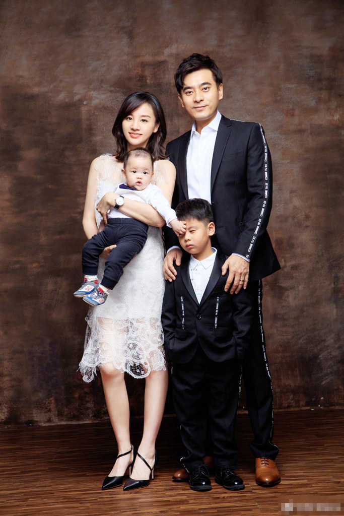 结婚六周年!陈龙表白爱妻章龄之:一如既往的爱你