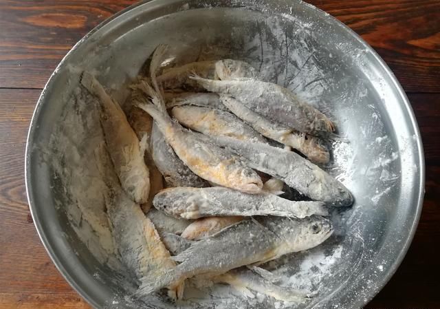 鱼怎么做才能跟饭店一样好吃 t018a5f5b546e13dcb0.jpg