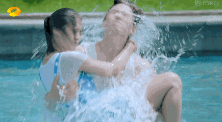 《路从今夜白》开播 陈若轩安悦溪自曝大学经历