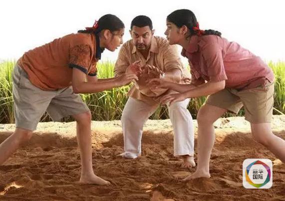 中國(guó)留學(xué)生在印度遭騷擾 教務(wù)主任抱住她 從額頭親到脖子(2)