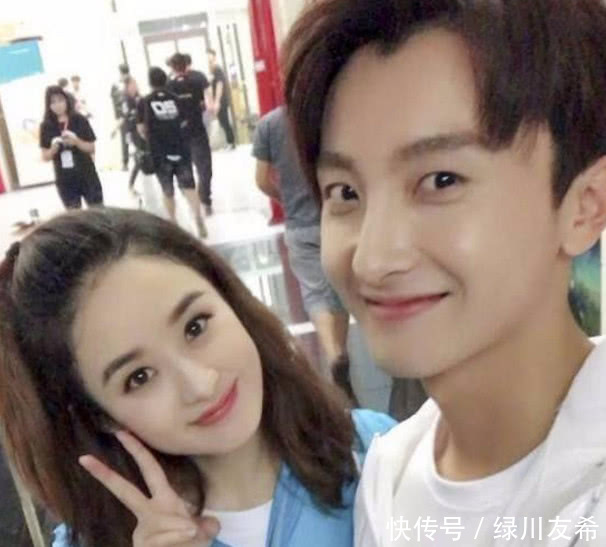 赵丽颖和男星的亲密合照:图一我忍,图二我再忍,图四真