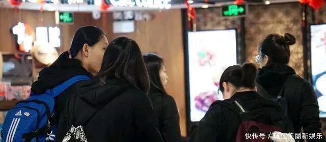 中国女排今早赶飞机离开漳州!兵分两路,一队去