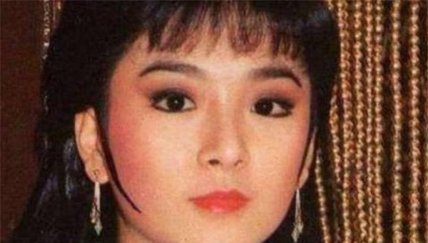 曾是琼瑶最爱女星,还与林心如对骂,43岁出嫁 亚洲通娱乐官网