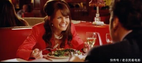 这部外国电影,男主学了中国功夫进入牢房,地位