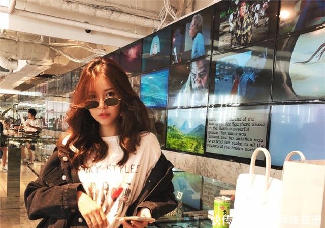 张子萱晒陈赫视角美照, 帮老公宣传电影高调秀