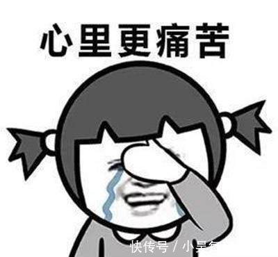 开心笑话:明明是她放的屁,她却故意捏着鼻子走开
